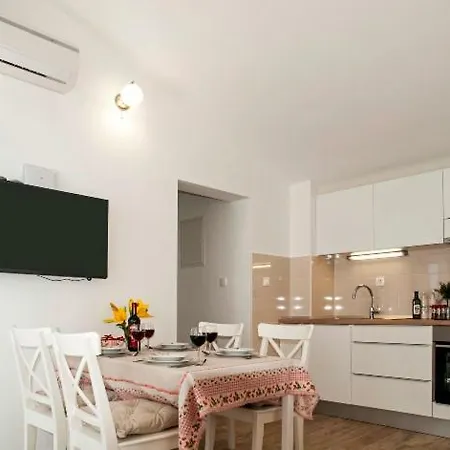 Dunja Appartement *